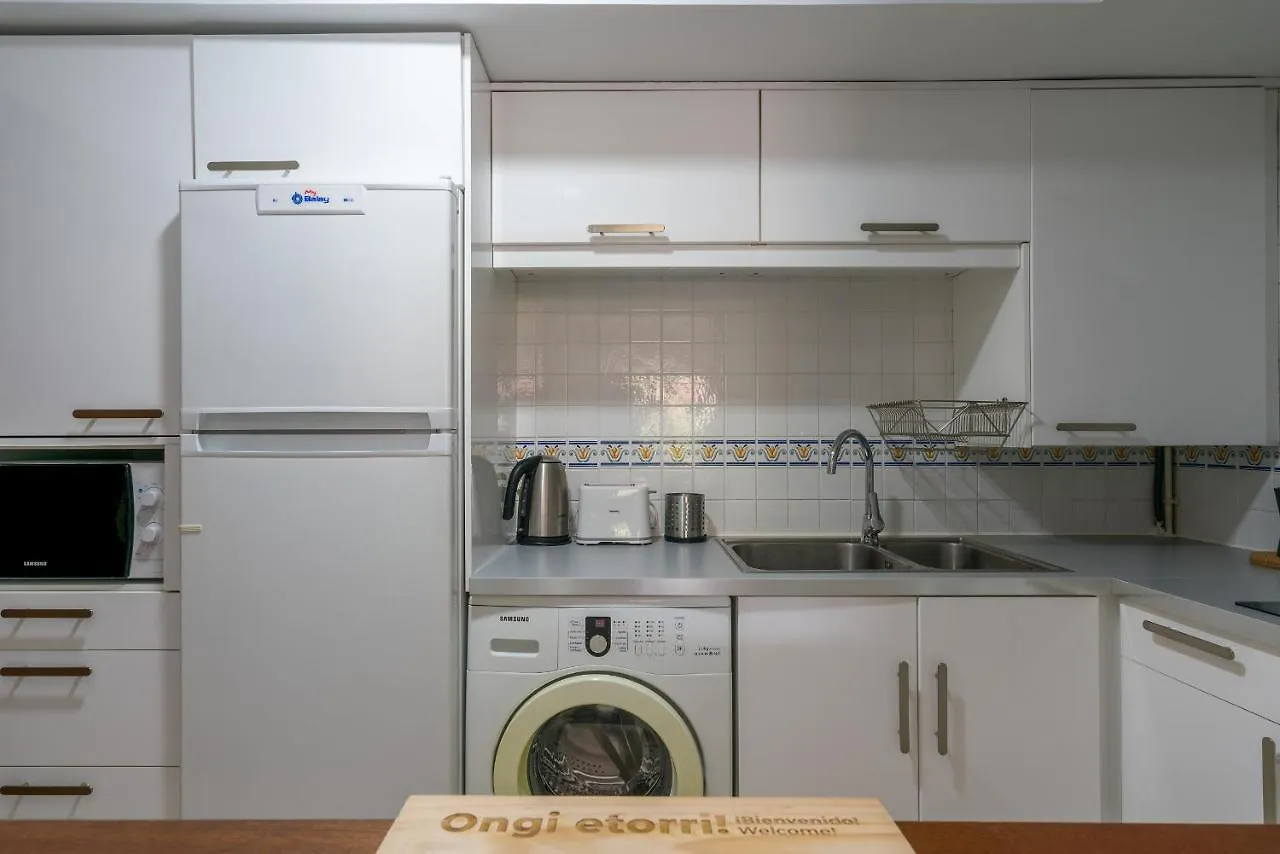 Zubia Apartment By People Rentals Bilbao 0*,  España